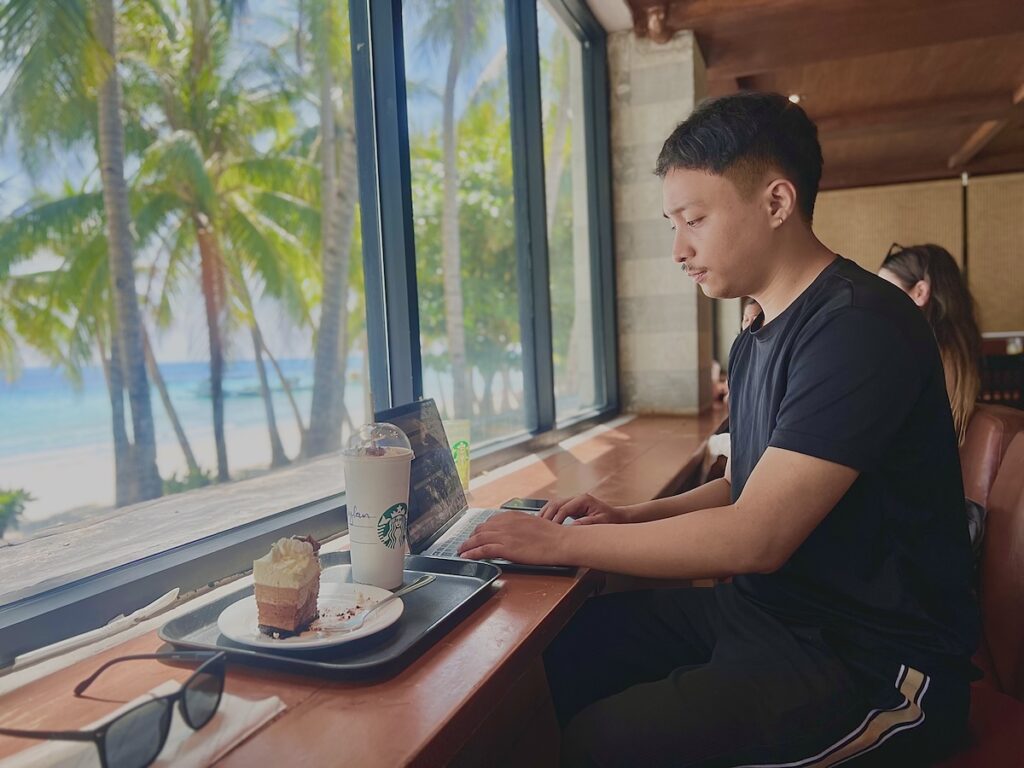 Working freelance while traveling in Boracay